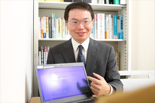 お客様と談笑の伊藤税理士